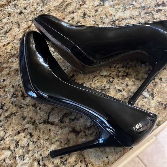 Stuart Weitzman shoes - Picture 7 of 9